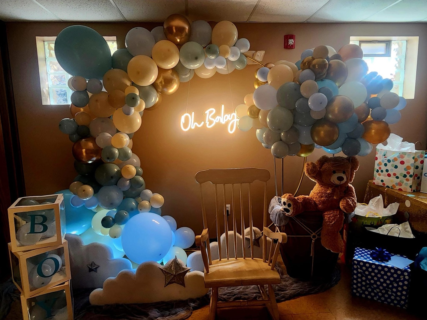 Oh Baby backdrop with soft balloon styling